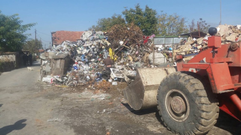 АКЦИЈА ЗА ЧИСТЕЊЕ ОГРОМНА ДИВА ДЕПОНИЈА ВО НАСЕЛБАТА ЛИСИЧЕ